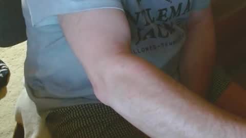 Snapshot of arnie12 chatting on 10-25-25, 12:13 Arnie online show from 10-25-25, 12:13