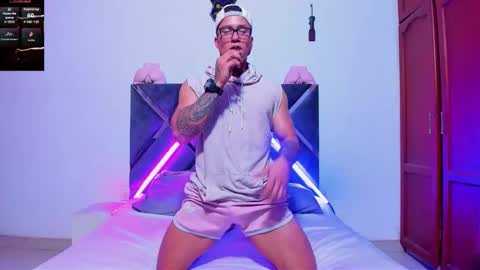 Arnold fit hot98 online show from 11-12-25, 04:40