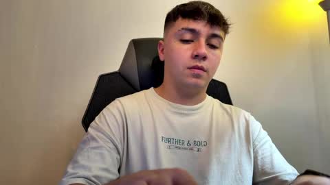 Snapshot of aron__cooper chatting on 05-01-26, 02:10 aron__cooper online show from 05-01-26, 02:10