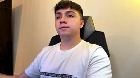 Snapshot of aron__cooper chatting on 05-17-26, 02:13 aron__cooper online show from 05-17-26, 02:13