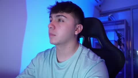 Snapshot of aron__cooper chatting on 05-19-26, 02:07 aron__cooper online show from 05-19-26, 02:07