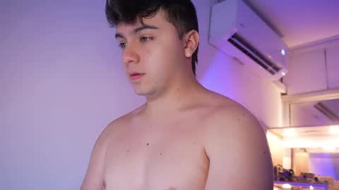 Snapshot of aron__cooper chatting on 05-31-26, 03:15 aron__cooper online show from 05-31-26, 03:15