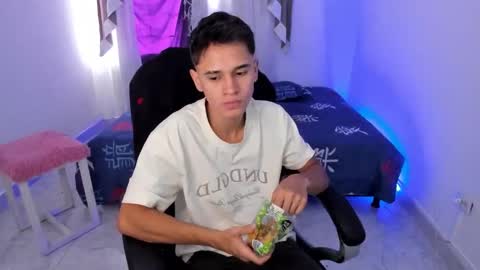 Aaron online show from 10-11-25, 08:07