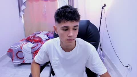 Aaron online show from 04-27-26, 08:40