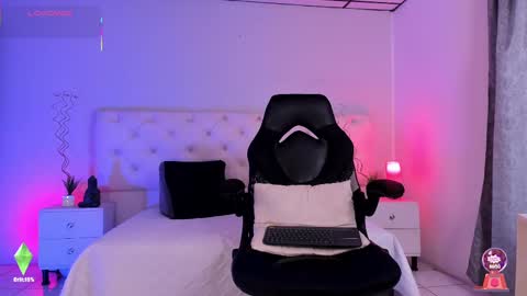 Aron cruz  online show from 09-11-25, 01:33