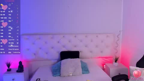 Aron cruz  online show from 10-07-25, 01:19