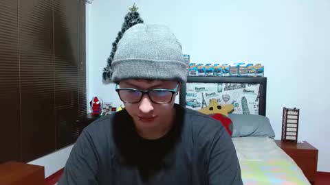 Snapshot of aron_miller18 chatting on 01-02-25, 11:16 Aaron online show from 01-02-25, 11:16