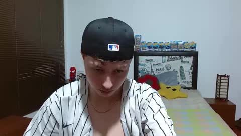 Snapshot of aron_miller18 chatting on 01-09-25, 10:31 Aaron online show from 01-09-25, 10:31