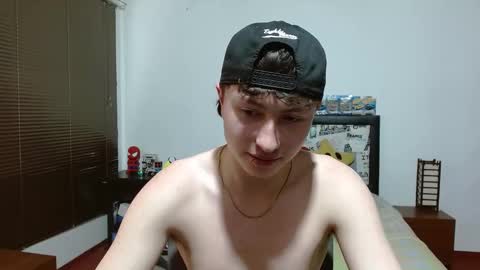 Snapshot of aron_miller18 chatting on 01-15-25, 05:05 Aaron online show from 01-15-25, 05:05