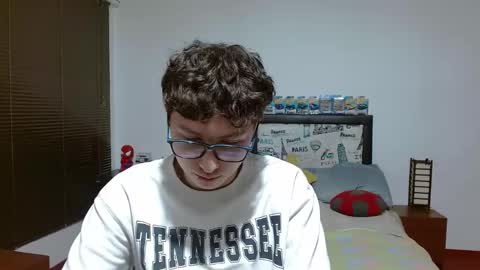 Snapshot of aron_miller18 chatting on 01-24-25, 11:15 Aaron online show from 01-24-25, 11:15