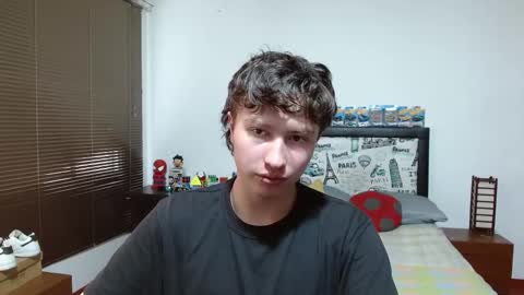 Snapshot of aron_miller18 chatting on 01-27-25, 04:43 Aaron online show from 01-27-25, 04:43