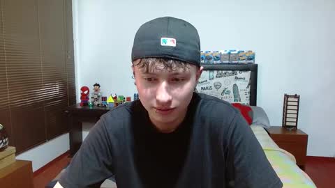 Snapshot of aron_miller18 chatting on 02-12-25, 03:16 Aaron online show from 02-12-25, 03:16