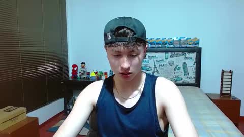 Snapshot of aron_miller18 chatting on 02-24-25, 08:25 Aaron online show from 02-24-25, 08:25