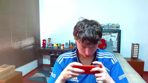 Snapshot of aron_miller18 chatting on 03-01-25, 03:49 Aaron online show from 03-01-25, 03:49