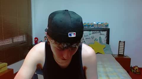 Snapshot of aron_miller18 chatting on 03-08-25, 05:01 Aaron online show from 03-08-25, 05:01