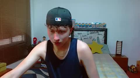 Snapshot of aron_miller18 chatting on 03-08-25, 08:03 Aaron online show from 03-08-25, 08:03