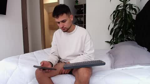 Aron Santoro online show from 04-29-26, 02:32