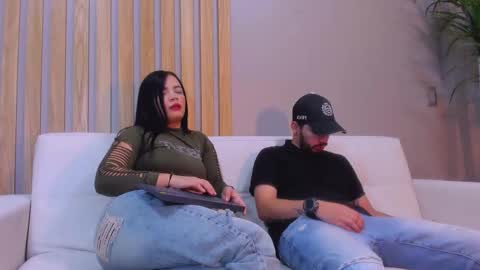 Aron and Luna online show from 10-18-25, 03:24