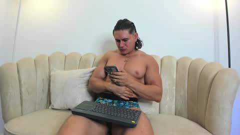   online show from 10-07-25, 11:02