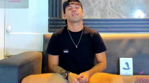 Aroon   online show from 01-16-26, 08:02