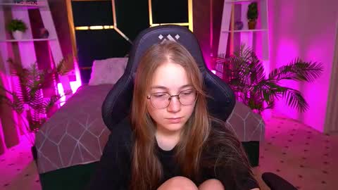 arrinawair online show from 11-11-25, 09:09