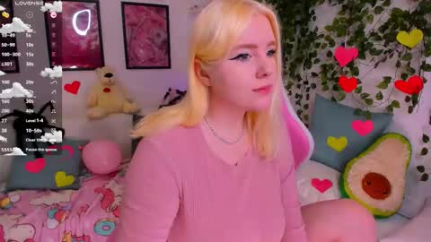 art_lovee_ online show from 02-15-26, 01:46