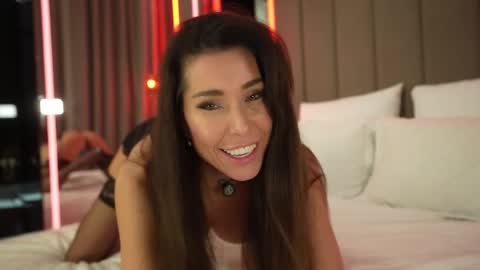 Snapshot of arte_adelle chatting on 10-24-25, 04:09 Adele online show from 10-24-25, 04:09