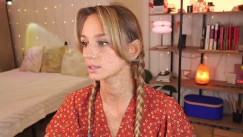 Snapshot of artease chatting on 12-08-24, 09:57 Arti Next Streams - online show from 12-08-24, 09:57