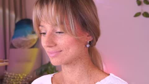 Snapshot of artease chatting on 09-27-25, 07:13 Arti Next Streams - online show from 09-27-25, 07:13