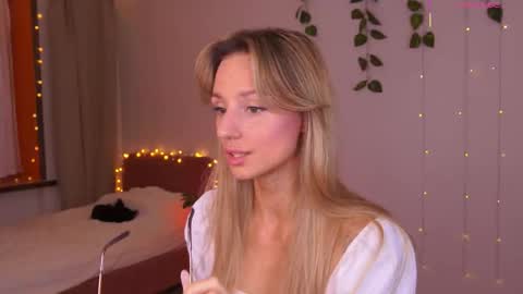 Snapshot of artease chatting on 12-05-25, 12:03 Arti Next Streams - online show from 12-05-25, 12:03