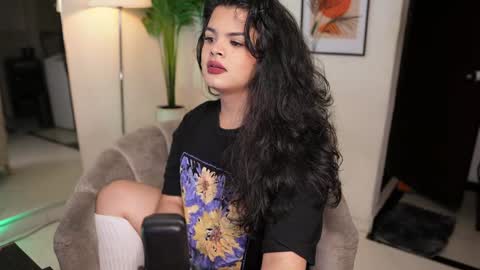 Chloe  online show from 01-12-25, 01:21