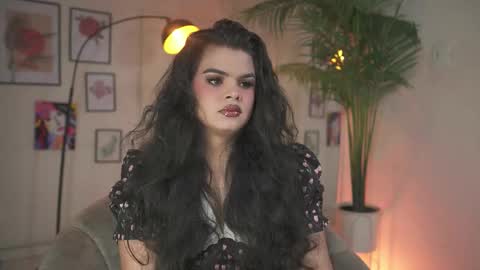 Chloe  online show from 11-20-25, 05:23