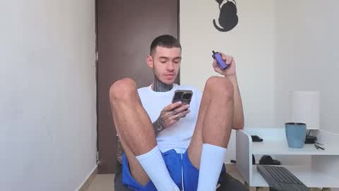 Snapshot of arteemiis chatting on 11-28-25, 12:52 online show from 11-28-25, 12:52