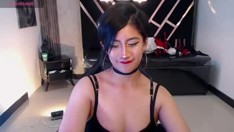 Snapshot of artemisa_ch1 chatting on 10-27-25, 04:27 ARTEMISA online show from 10-27-25, 04:27