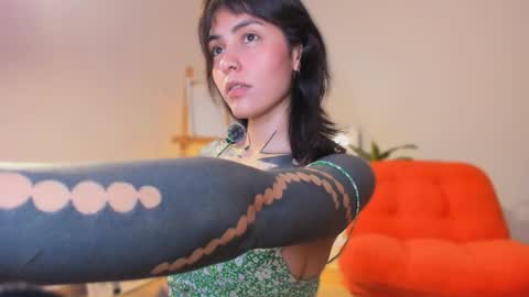 Linda  independent model artgeea online show from 04-10-26, 10:03