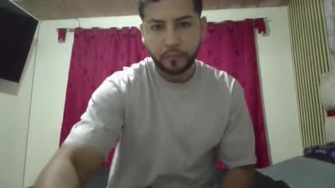 Snapshot of arthur1718 chatting on 03-09-26, 01:42 arthur1718 online show from 03-09-26, 01:42