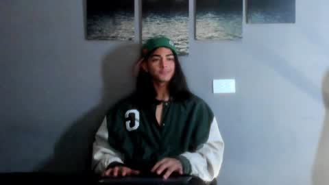 Snapshot of arthur_hunter chatting on 01-23-25, 06:06 I AM HERE online show from 01-23-25, 06:06