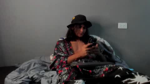 Snapshot of arthur_hunter chatting on 02-07-25, 04:06 I AM HERE online show from 02-07-25, 04:06