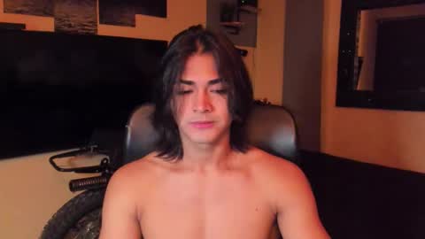 Snapshot of arthur_hunter chatting on 02-01-26, 12:20 I AM HERE online show from 02-01-26, 12:20