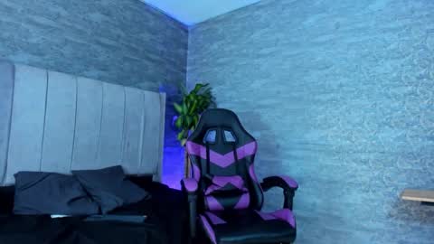 arthurcox_ online show from 11-07-25, 05:35