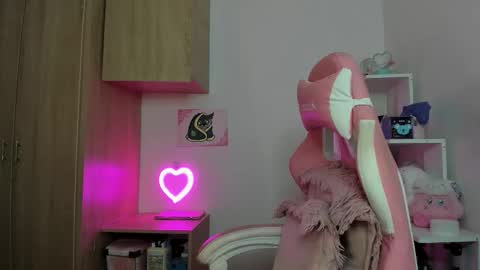 Lenna online show from 10-28-25, 05:11