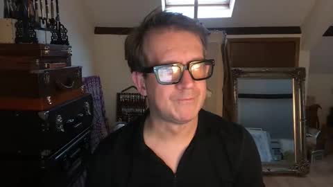 artisterotic online show from 11-21-25, 01:43