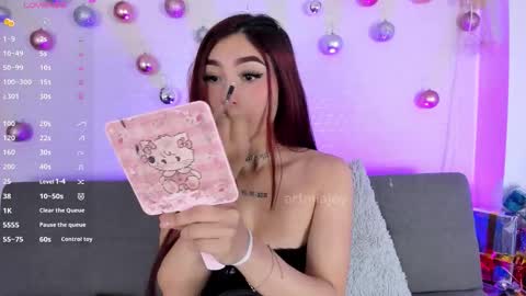 MIA OF artmiajoy online show from 12-15-25, 11:14