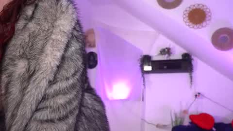 Amalia online show from 10-28-25, 03:43