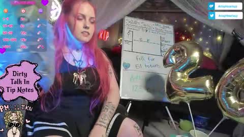 Snapshot of artsyheartsyy chatting on 10-11-25, 02:55 ArtsyHeartsyy online show from 10-11-25, 02:55