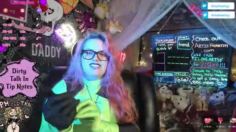 ArtsyHeartsyy online show from 12-20-25, 02:40