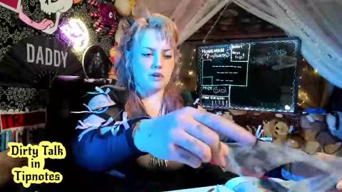 ArtsyHeartsyy online show from 03-28-26, 12:54