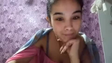 Snapshot of arvillahamner chatting on 12-13-25, 07:40 Amina online show from 12-13-25, 07:40