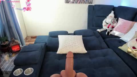 hellen online show from 12-20-24, 06:13