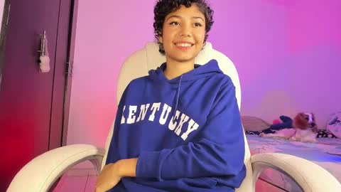 Snapshot of ary_and_kel chatting on 02-13-25, 12:24 Ariana and Kelsieh online show from 02-13-25, 12:24